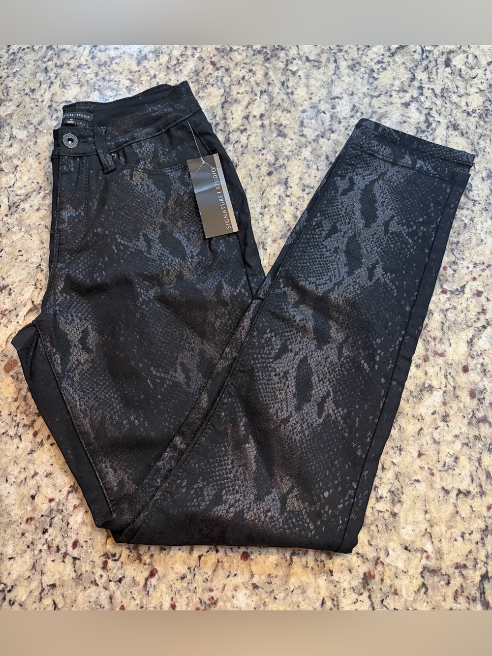 Signature Studio Black Snake-Pattern Skinny Pants